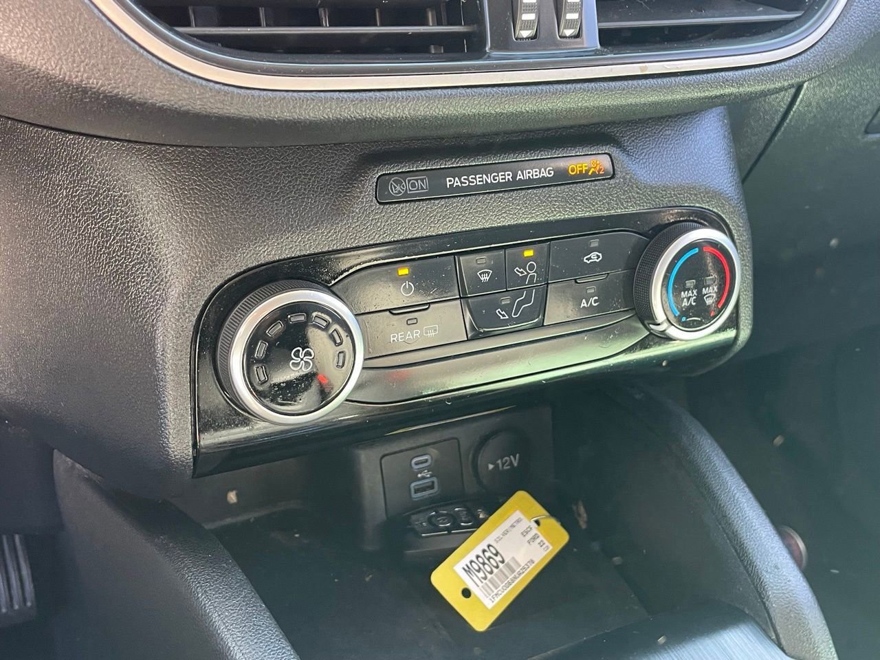 Used 2022 Ford Escape SE image 6