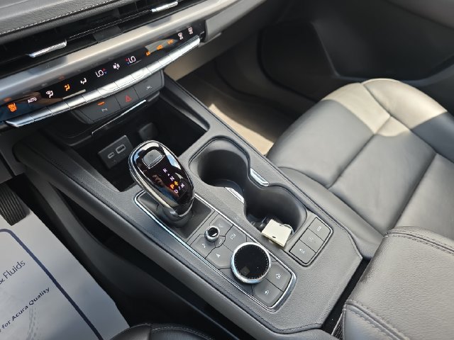 Used 2025 Cadillac XT4 Premium Luxury FWD image 25