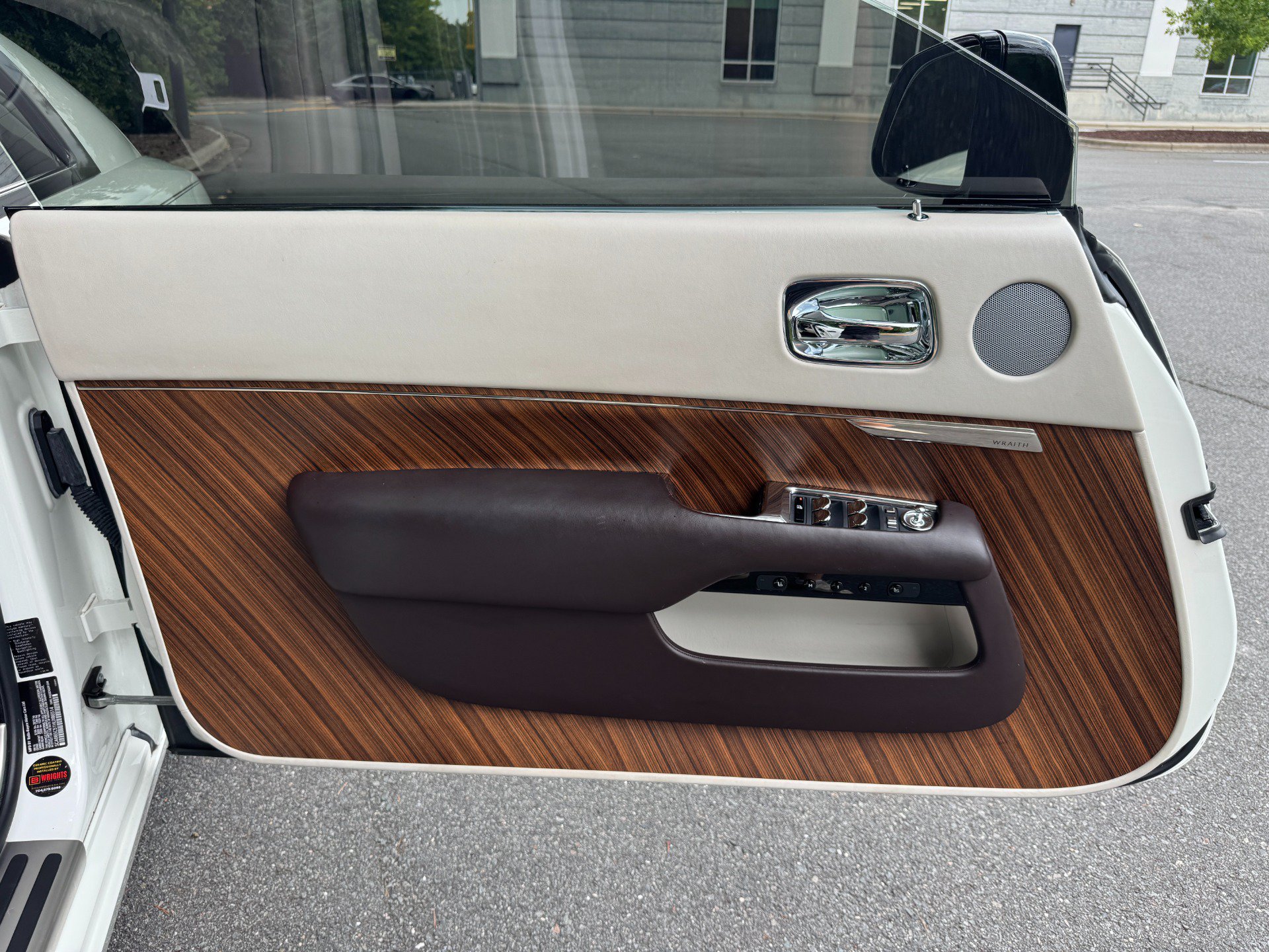 Used 2017 Rolls-Royce Wraith RWD image 25