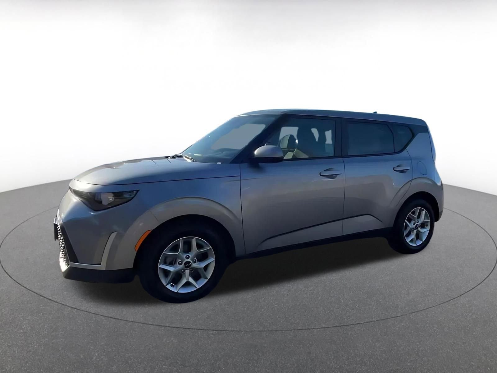 Used 2025 Kia Soul LX w/ LX Technology Package image 8