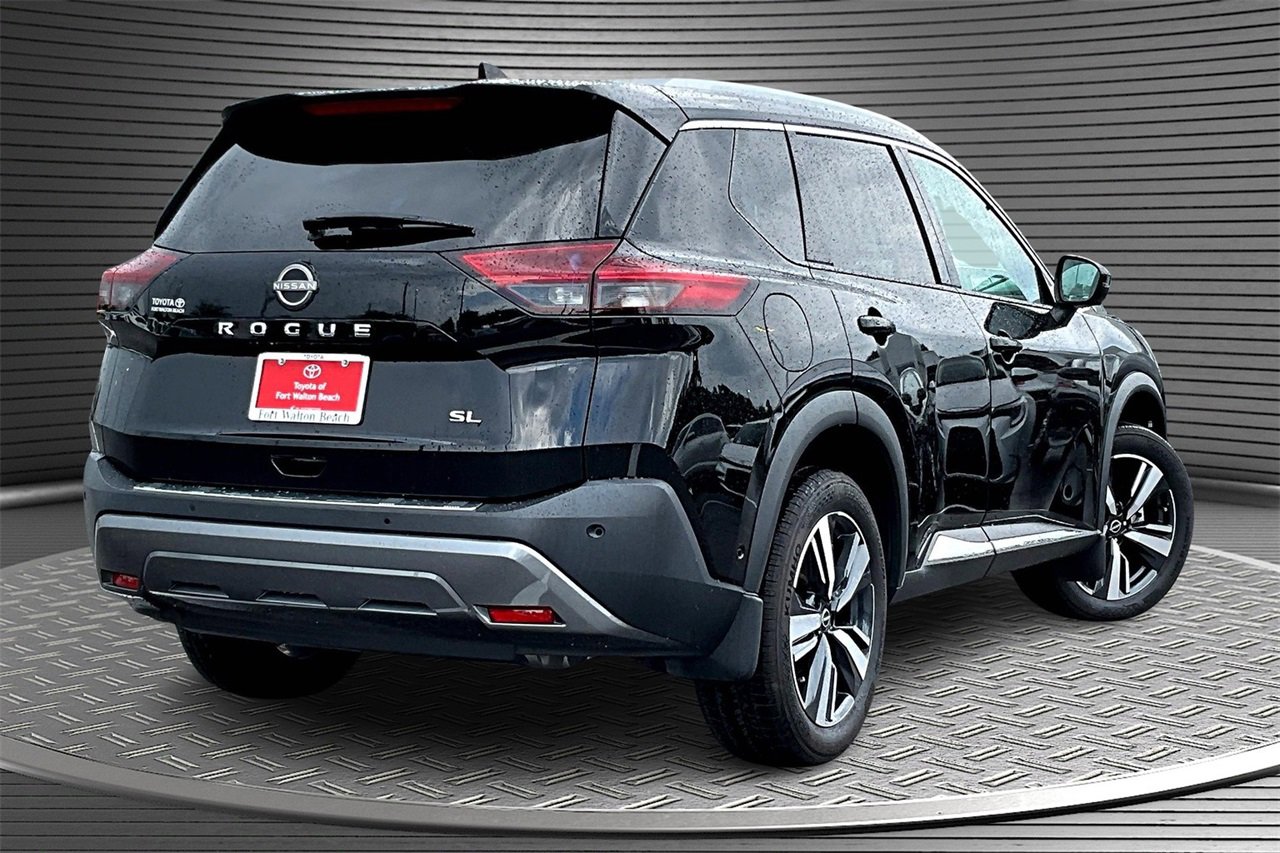 Used 2023 Nissan Rogue SL w/ SL Premium Package image 6