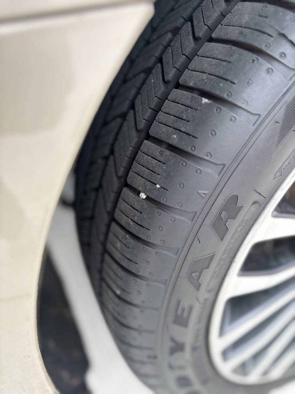 Used 2017 Ford Fusion SE w/ Fusion SE Technology Package image 9