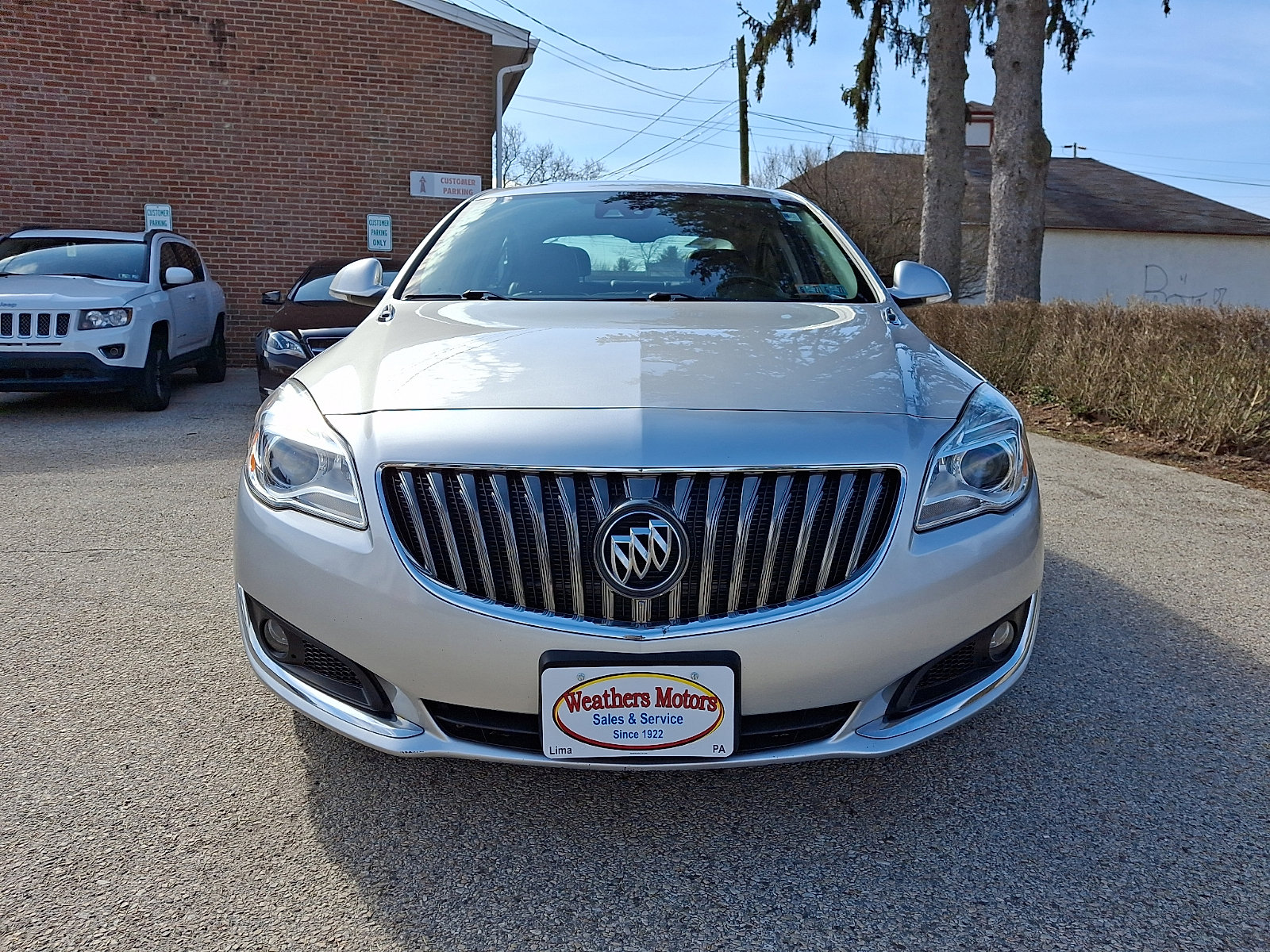 Used 2017 Buick Regal Premium w/ Driver Confidence Package #1 image 2