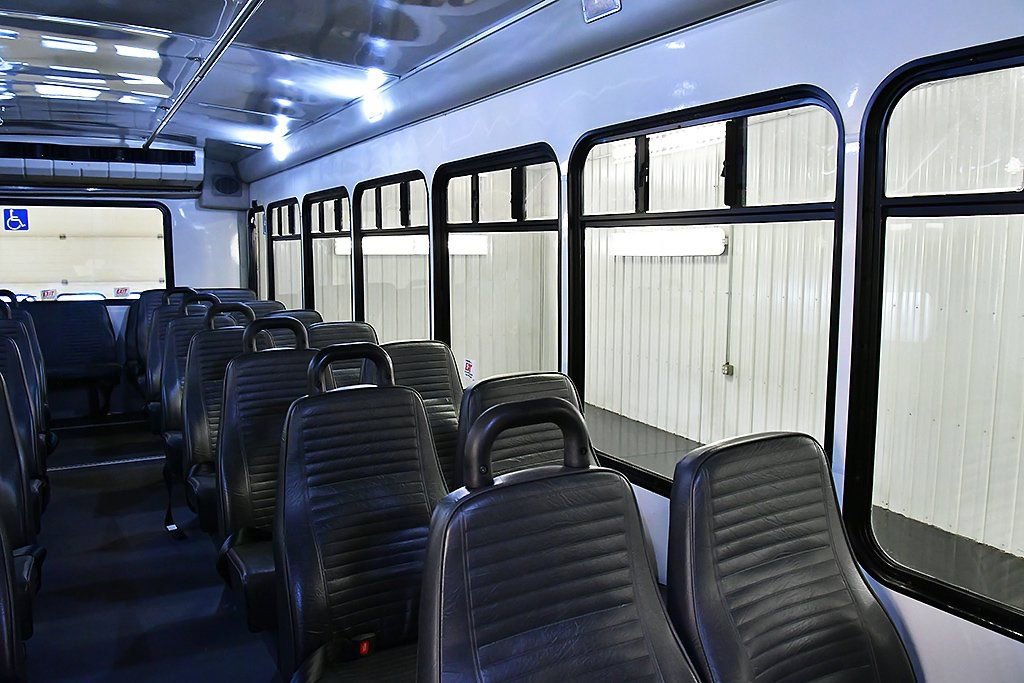 Used 2017 Ford F550 2WD Regular Cab Super Duty image 26