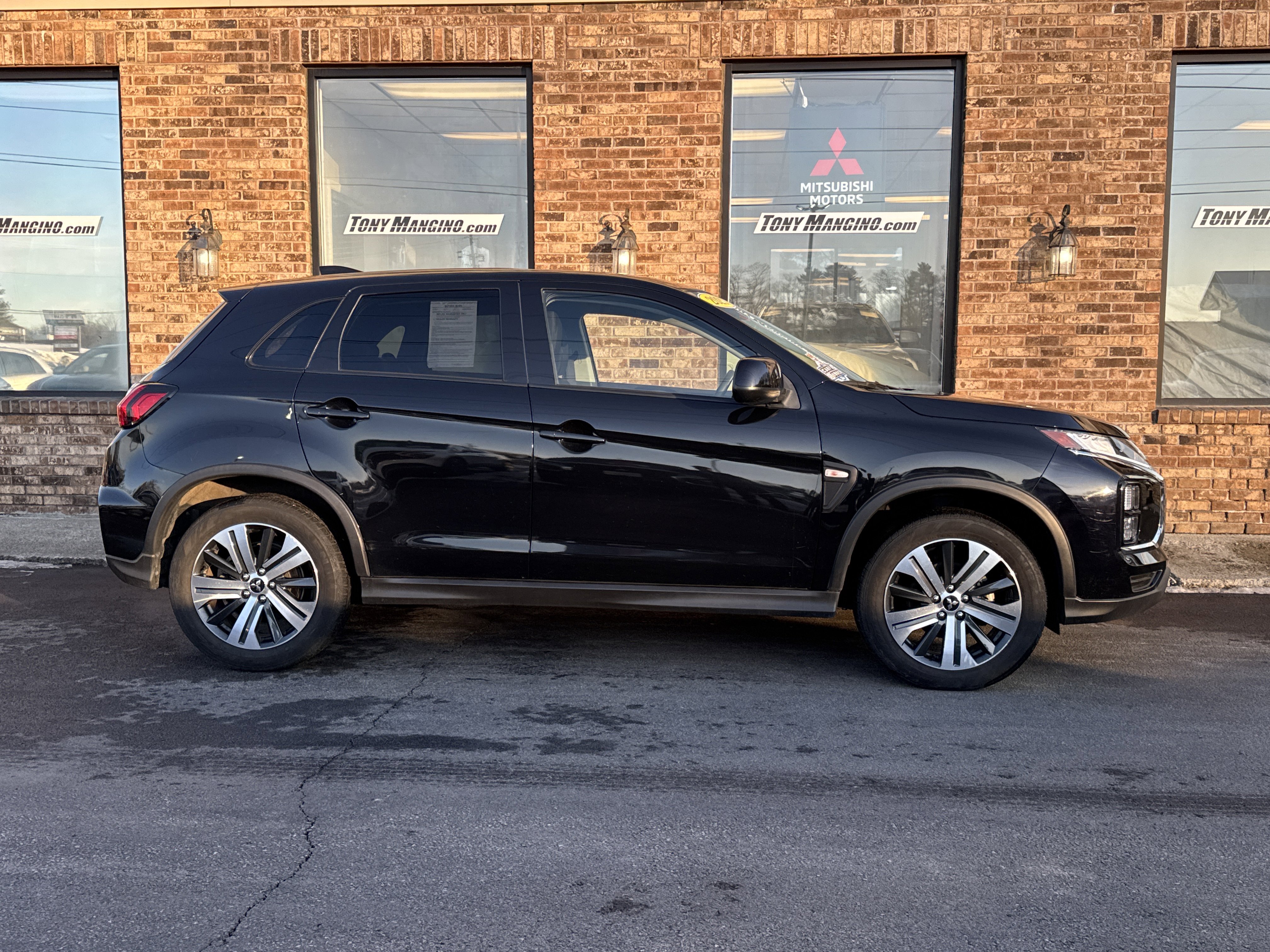 Used 2021 Mitsubishi Outlander Sport ES image 6