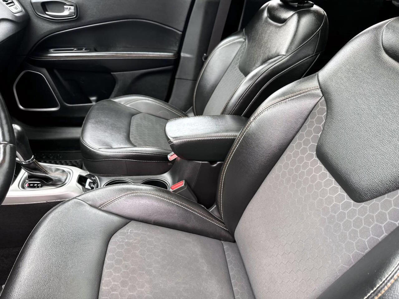 Used 2019 Jeep Compass Latitude w/ Cold Weather Group image 12