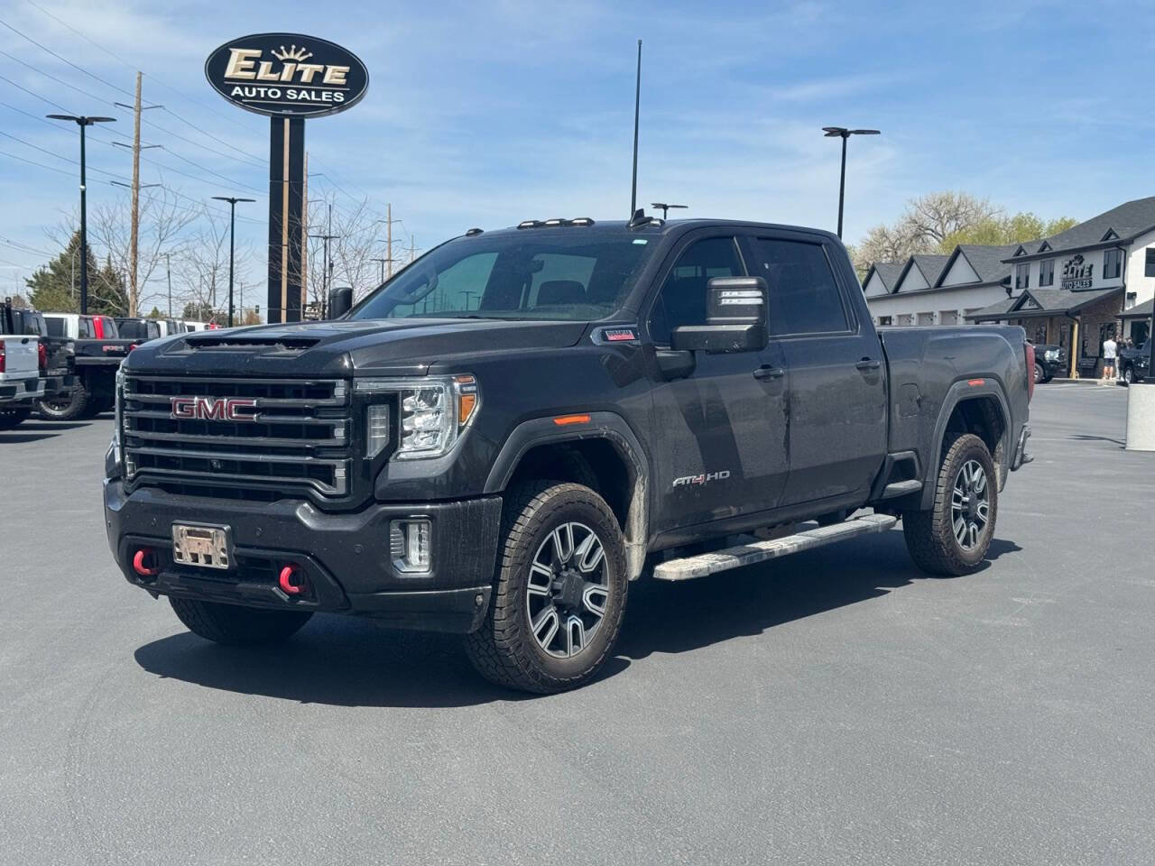 Used 2020 GMC Sierra 2500 AT4 w/ AT4 Premium Package AWD/4WD image 3