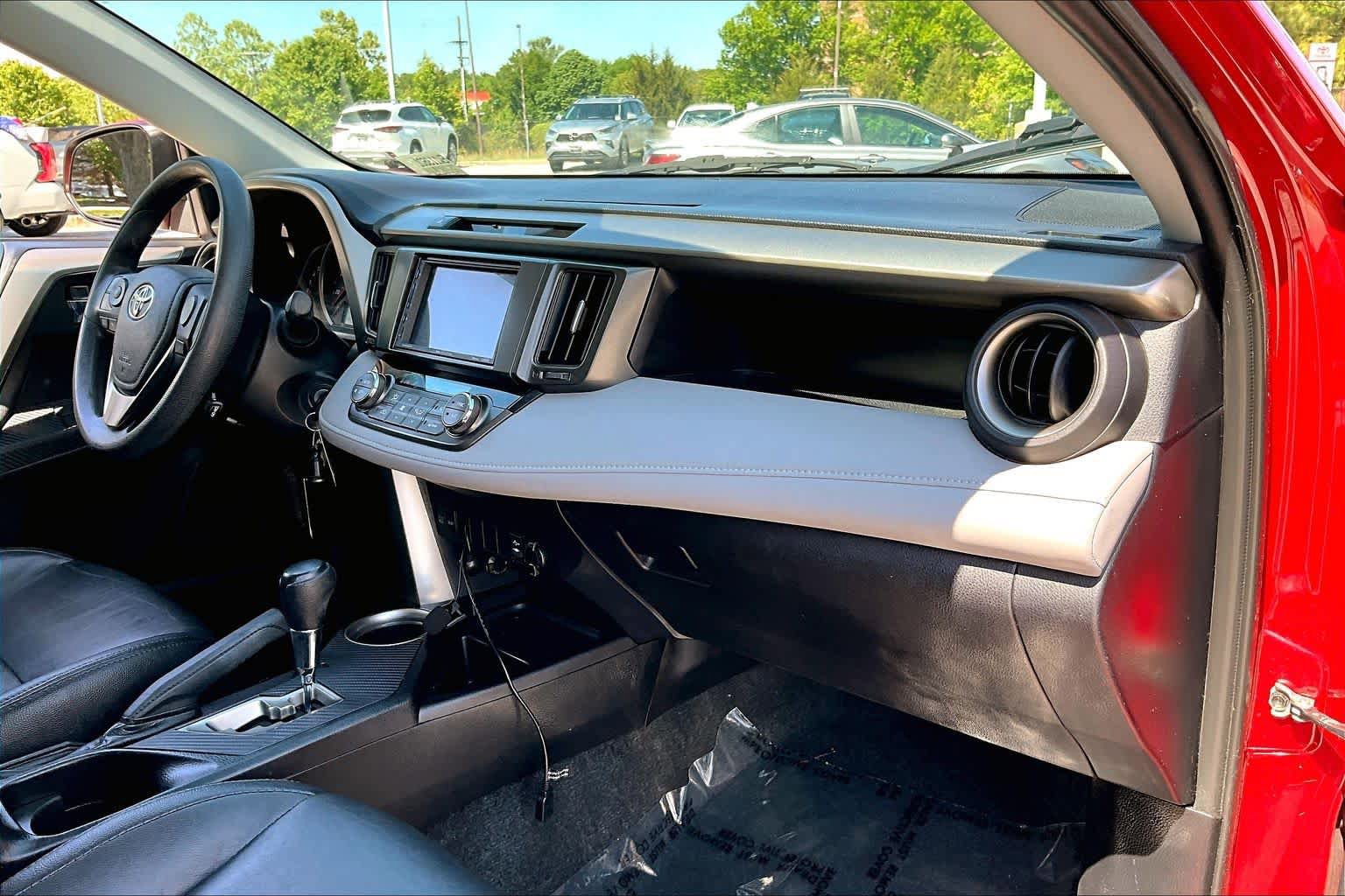 Used 2014 Toyota RAV4 XLE FWD image 19