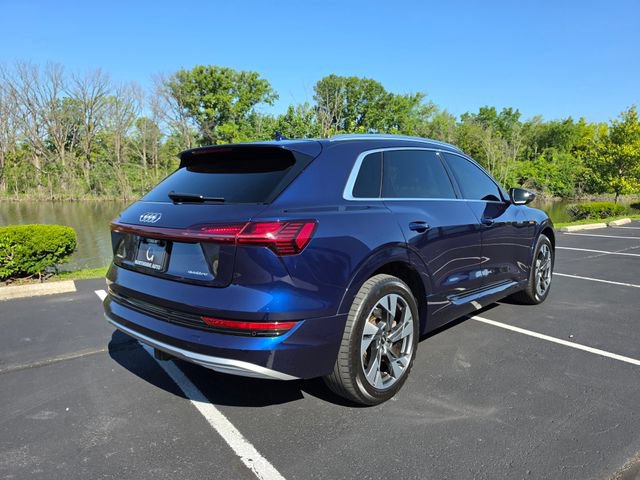 Used 2022 Audi e-tron Premium w/ Towing Package AWD/4WD image 7