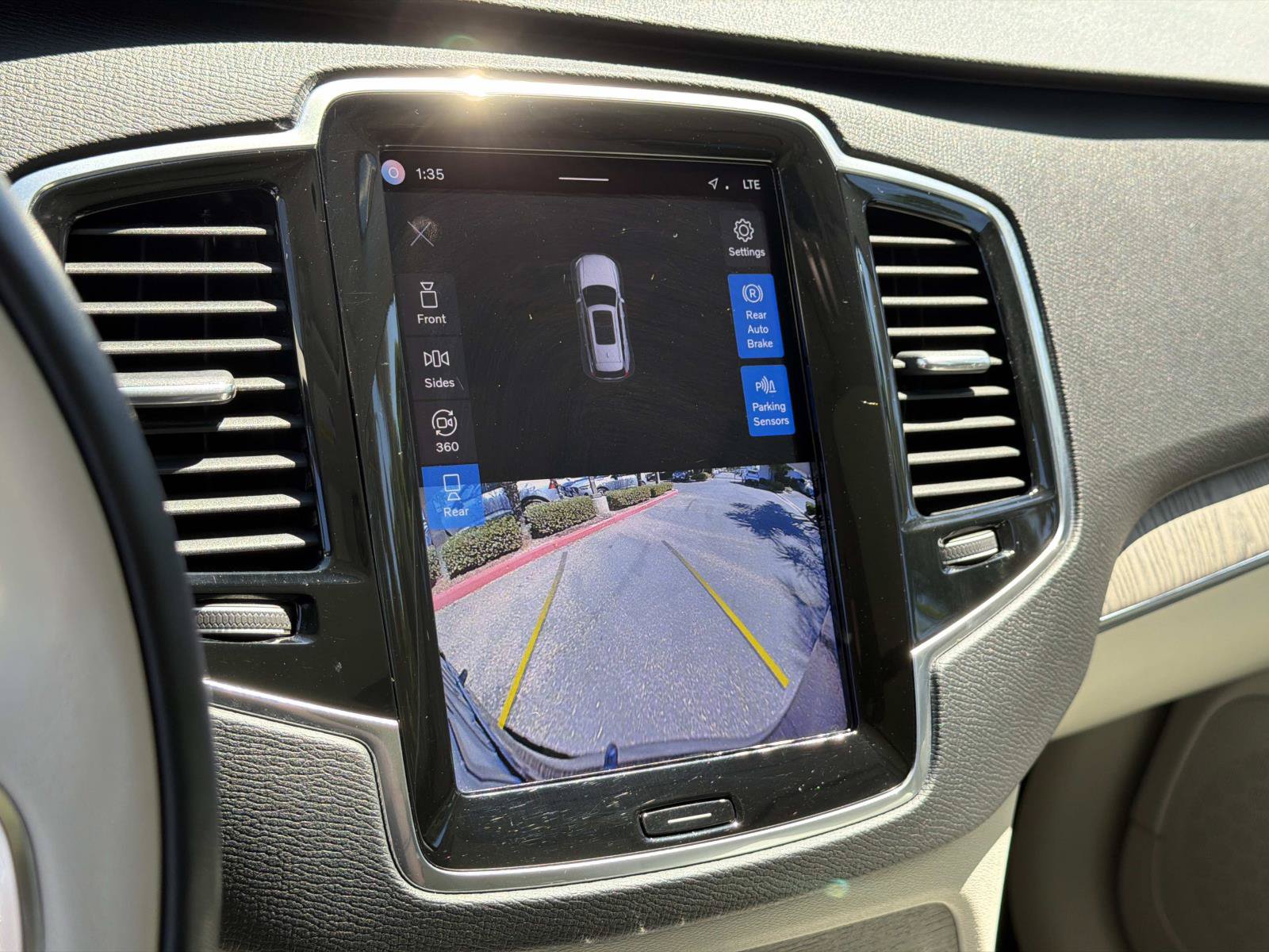 Certified 2023 Volvo XC90 B6 Plus w/ Protection Package Premier AWD/4WD image 13