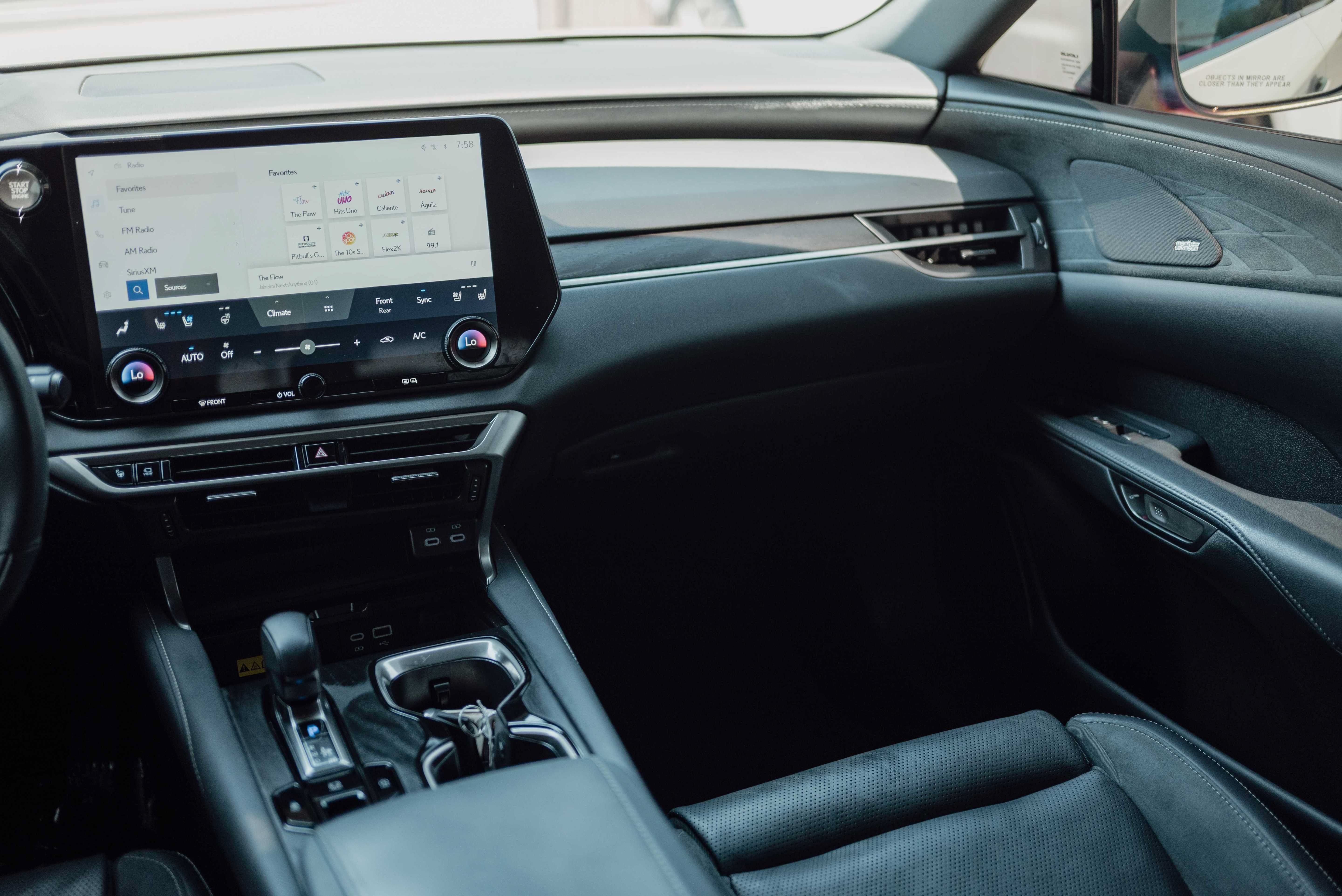 Used 2023 Lexus RX 350 FWD w/ Cold Area Package image 9