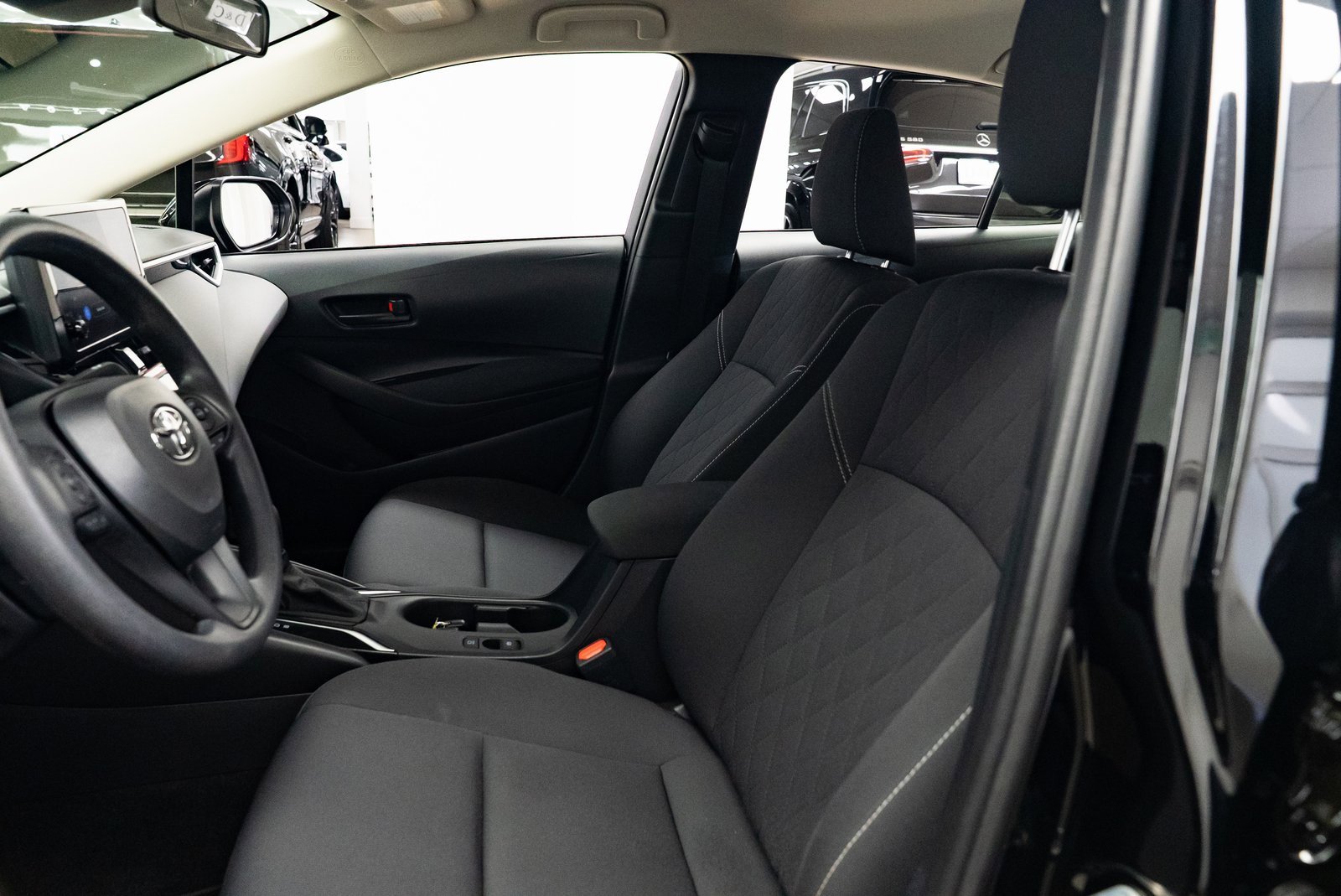 Used 2025 Toyota Corolla LE image 19