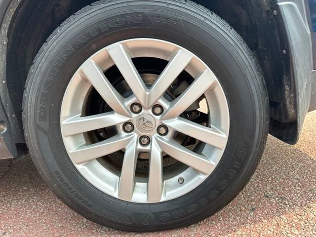 Used 2015 Toyota Highlander LE image 29