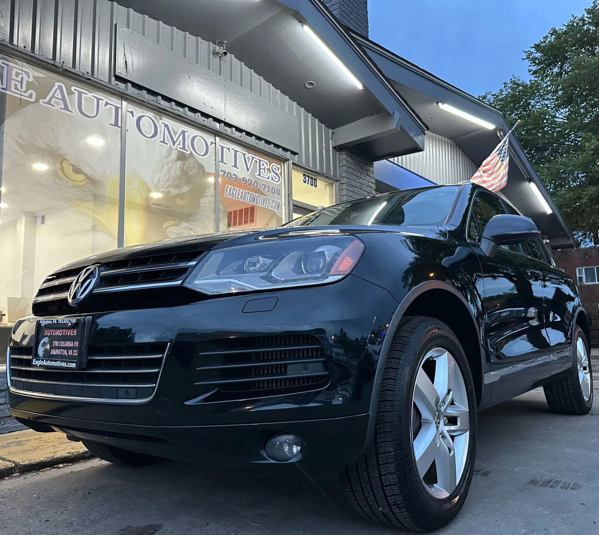 Used 2012 Volkswagen Touareg TDI image 7