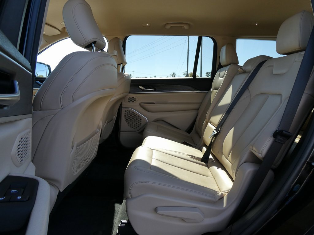 Used 2021 Jeep Grand Cherokee L Limited image 19