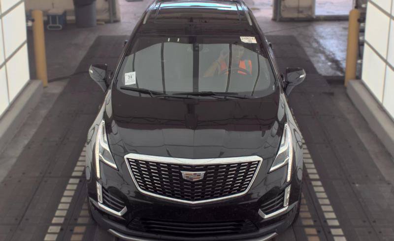 Used 2023 Cadillac XT5 Premium Luxury AWD/4WD image 2