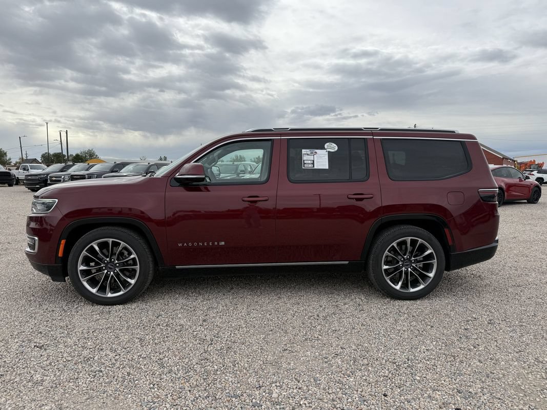 Used 2022 Jeep Wagoneer Series III w/ Premium Group I AWD/4WD image 6