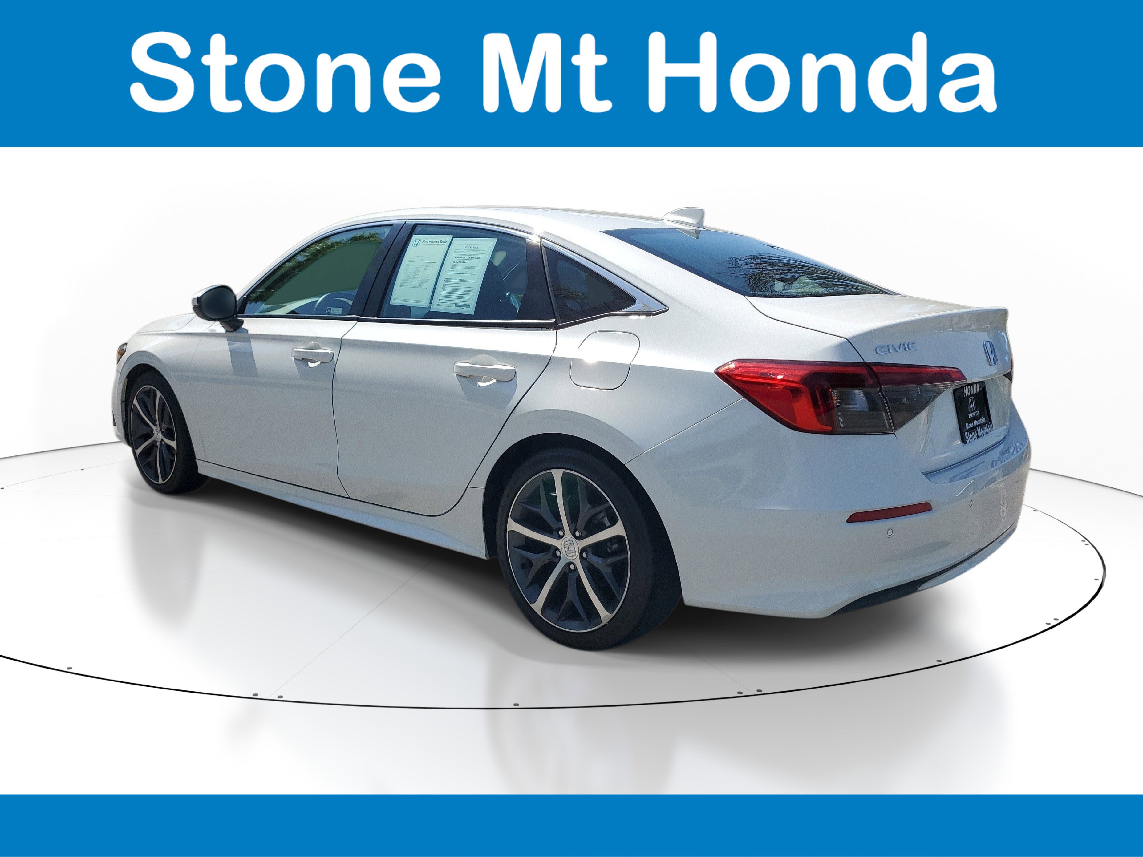 Used 2022 Honda Civic Touring image 4