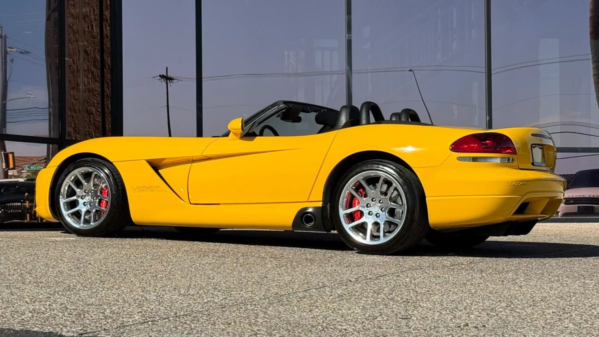 Used 2005 Dodge Viper SRT-10 RWD image 10