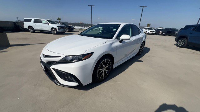 Used 2024 Toyota Camry SE FWD image 4
