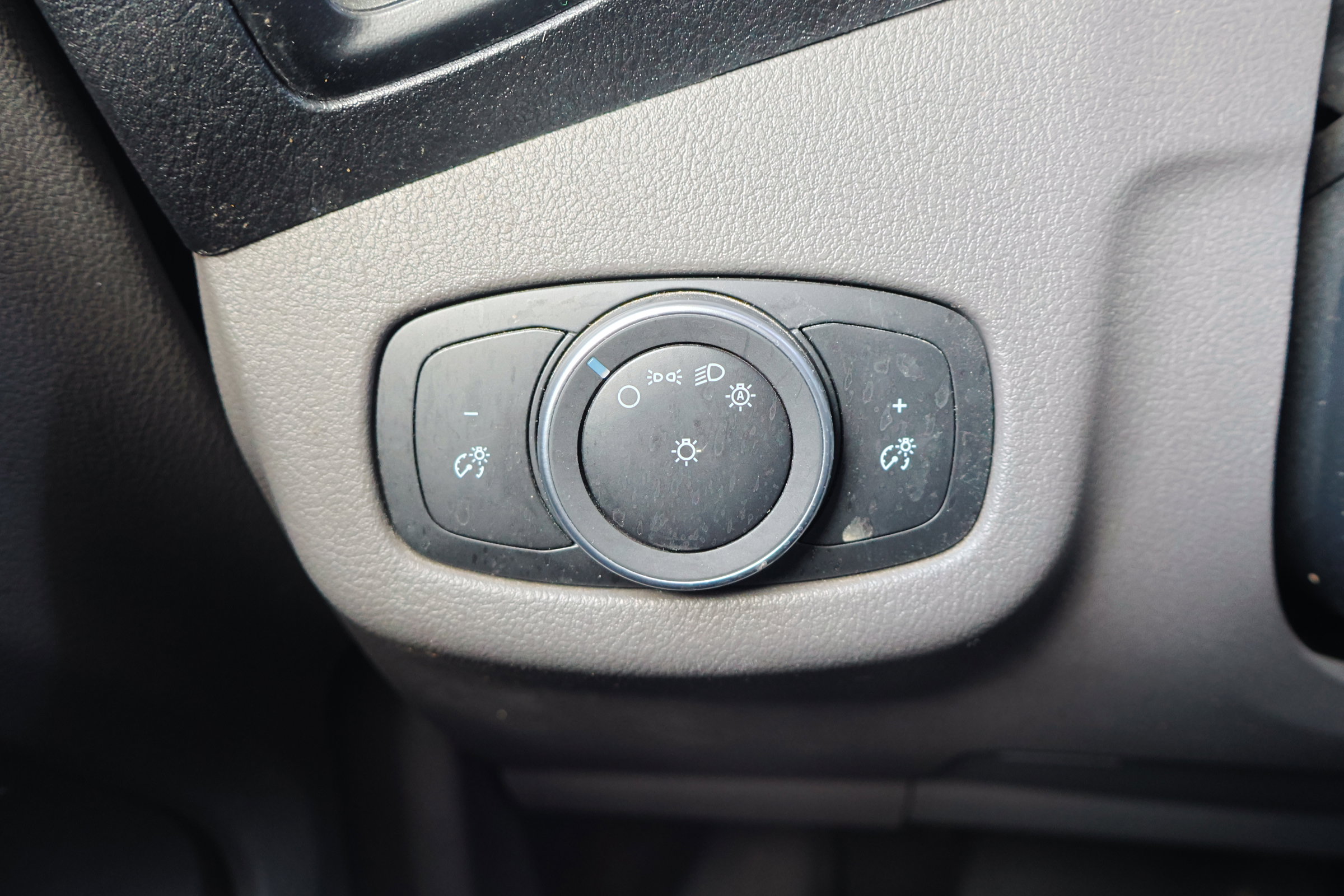 Certified 2023 Ford Transit Connect XL w/ Trailer Tow Package image 16