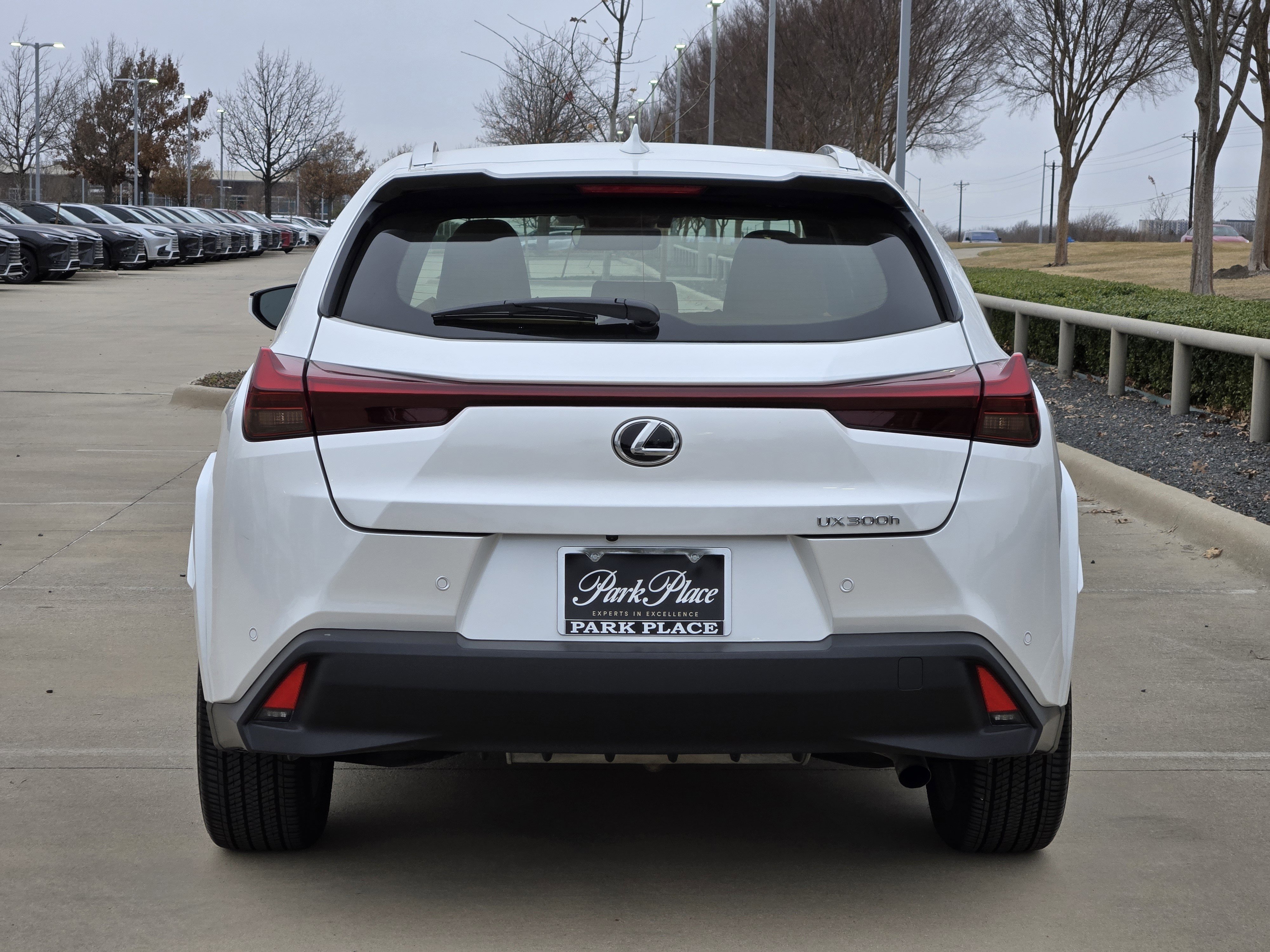 Used 2025 Lexus UX 300h FWD image 18