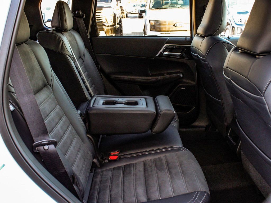 New 2026 Mitsubishi Outlander Trail Edition image 39