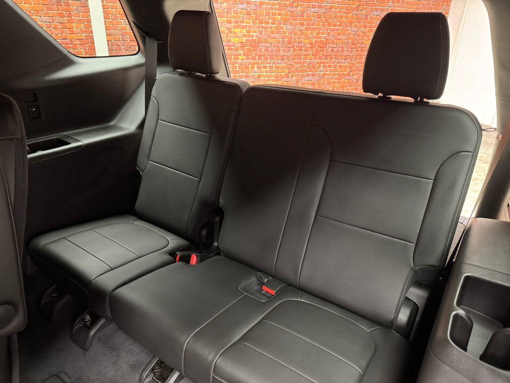 Used 2023 Chevrolet Traverse LT AWD/4WD image 28