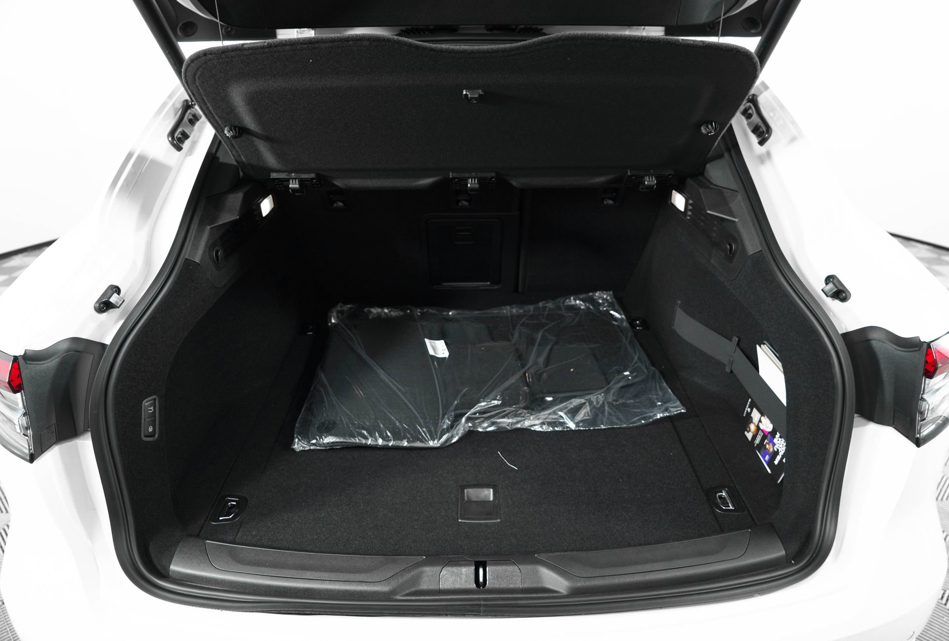 New 2024 Maserati Levante GT Ultima image 52