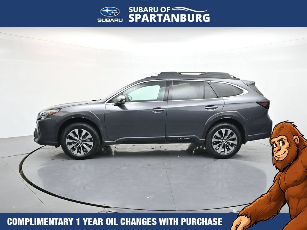 Used 2023 Subaru Outback Touring AWD/4WD image 4