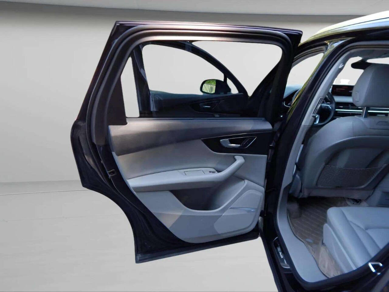 Used 2017 Audi Q7 3.0T Prestige image 48