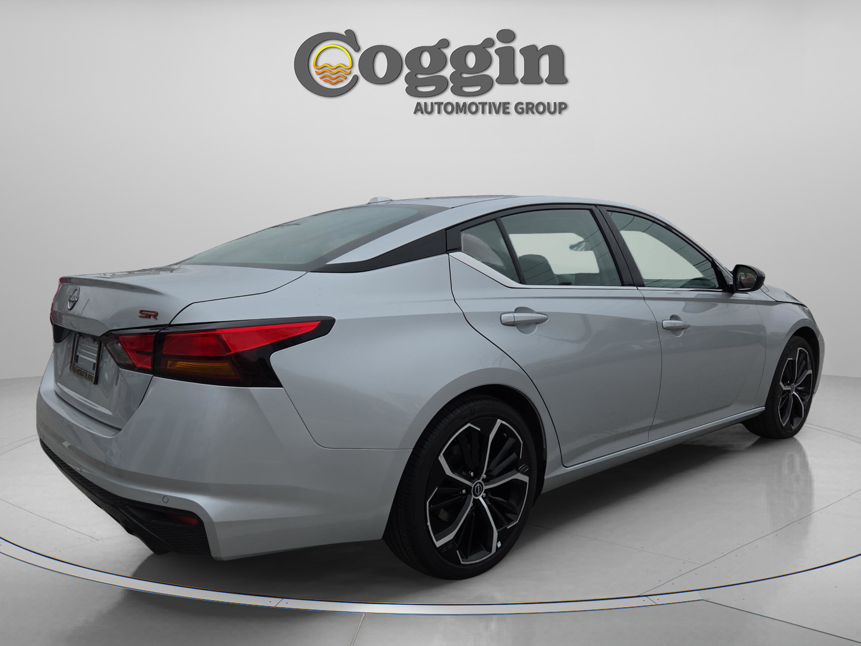 Used 2024 Nissan Altima 2.5 SR w/ SR Premium Package image 6