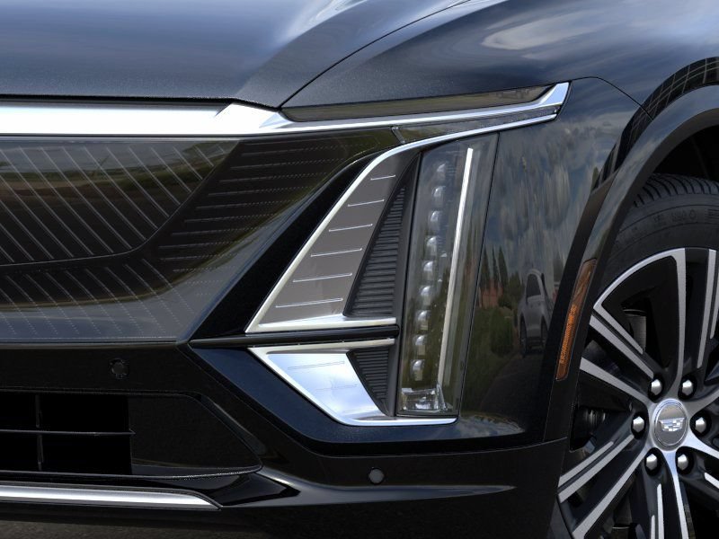 New 2027 Cadillac Lyriq Luxury w/ LPO, Floor Liner Package AWD/4WD image 10