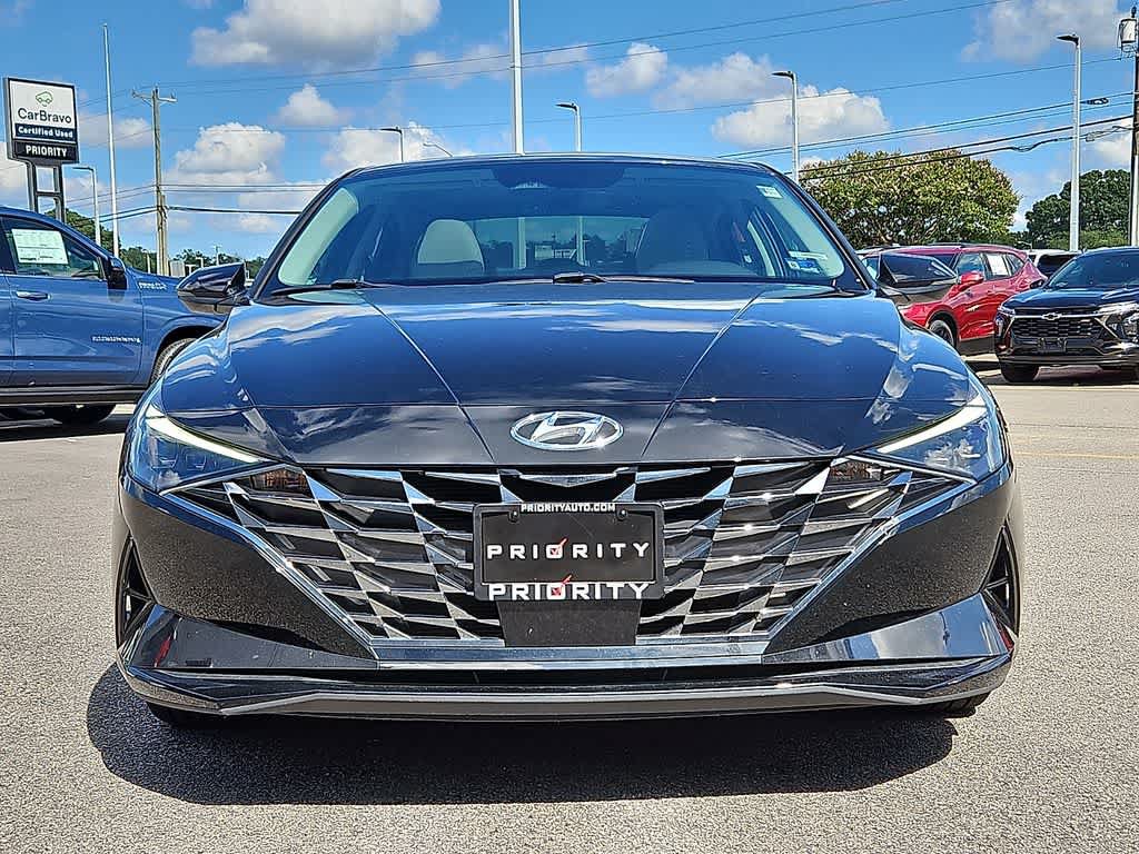 Used 2021 Hyundai Elantra Limited FWD image 2