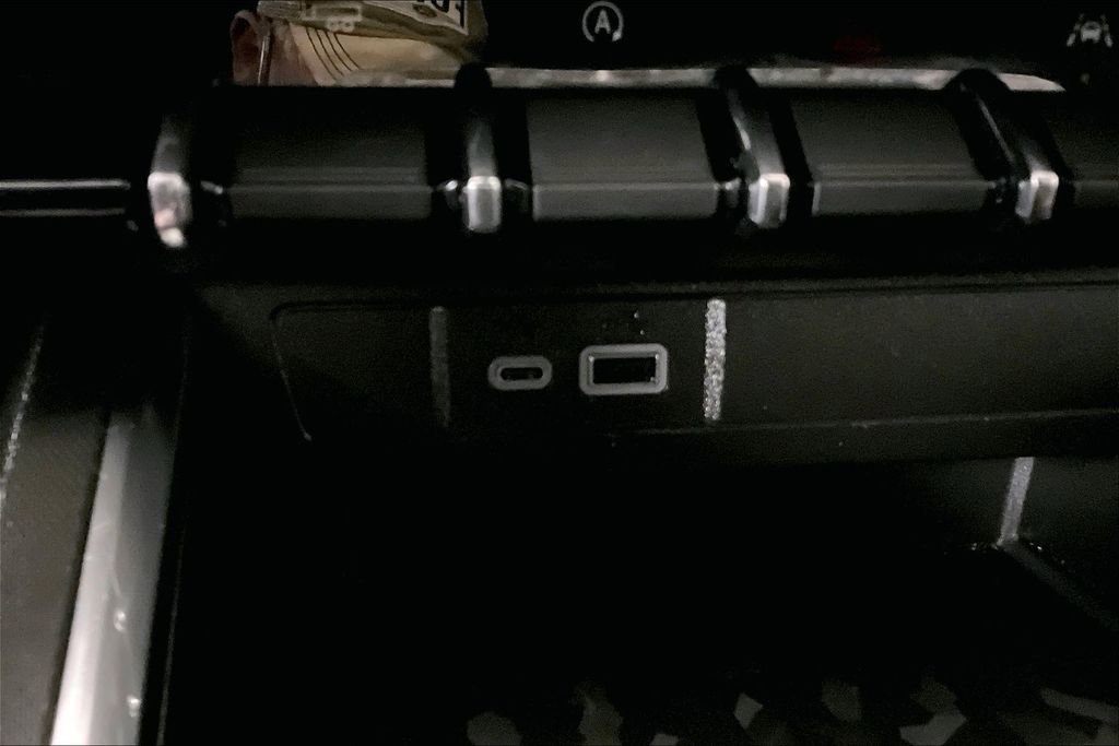 Used 2024 GMC Canyon Elevation w/ Convenience Package image 32