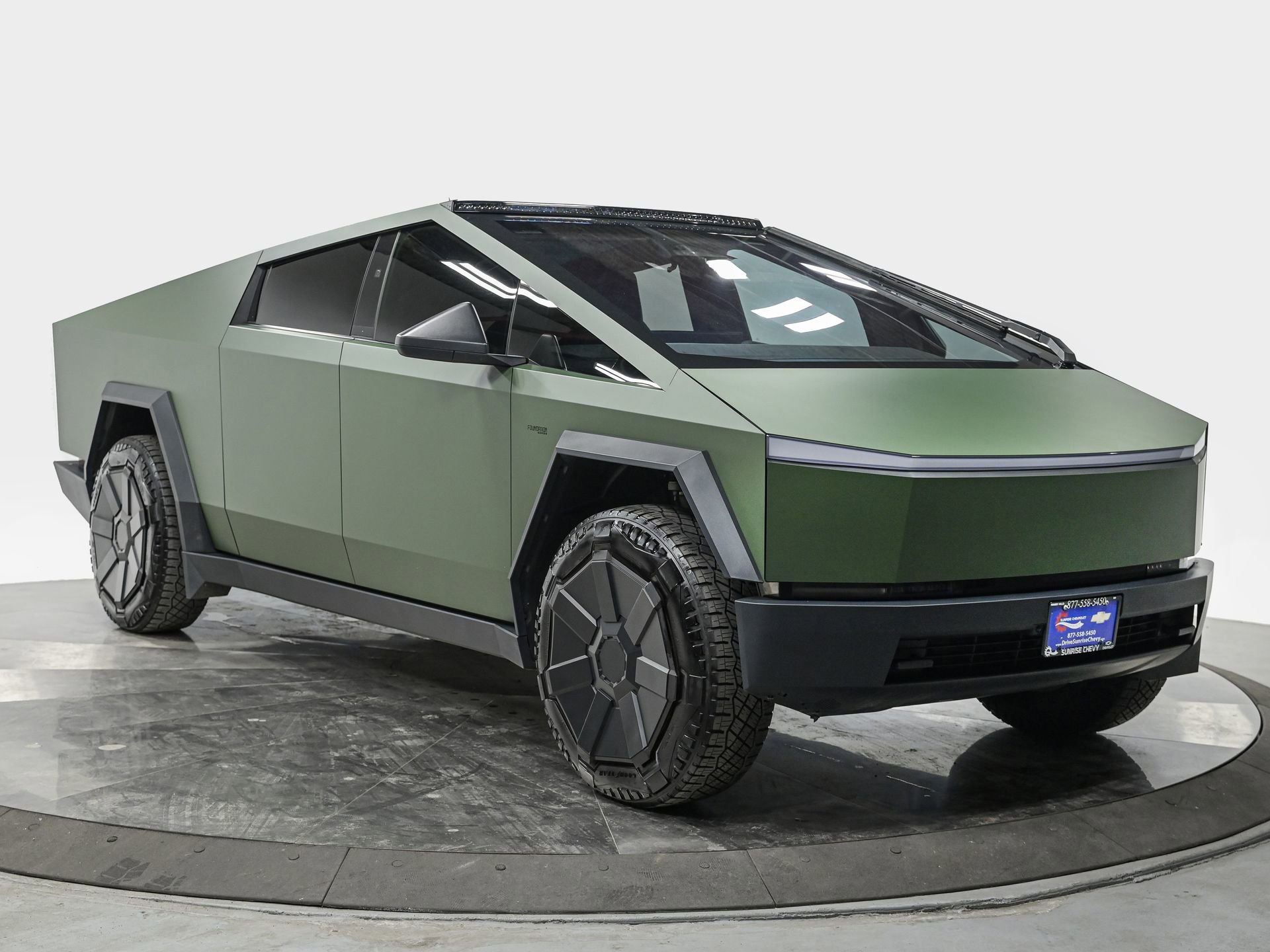 Used 2024 Tesla Cybertruck Cyberbeast AWD/4WD image 8