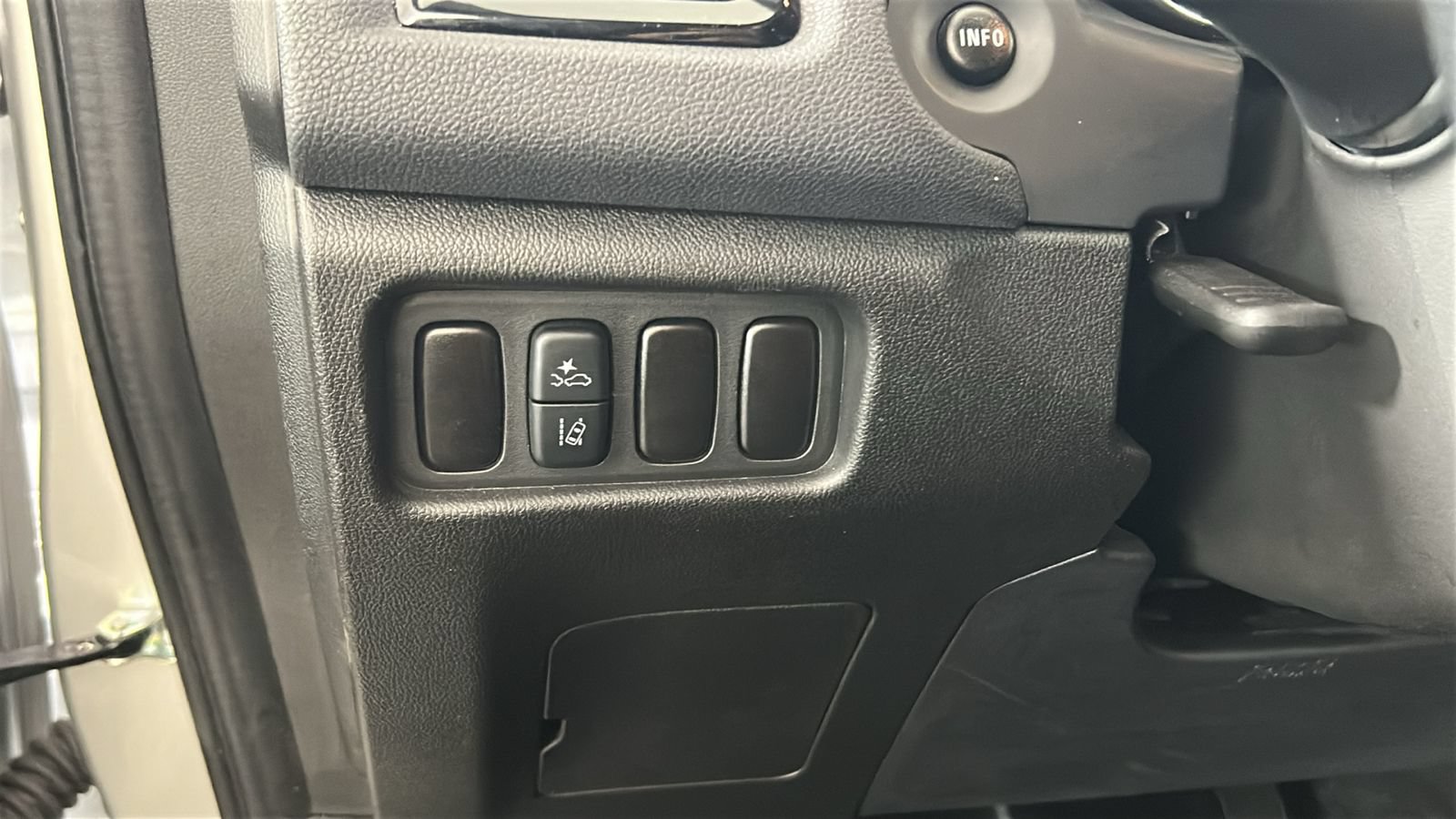 Used 2025 Mitsubishi Outlander Sport LE AWD/4WD image 21