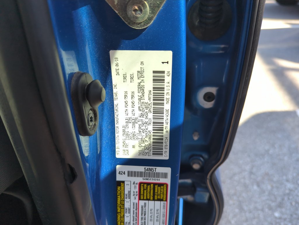 Used 2018 Toyota Tacoma SR5 RWD image 34