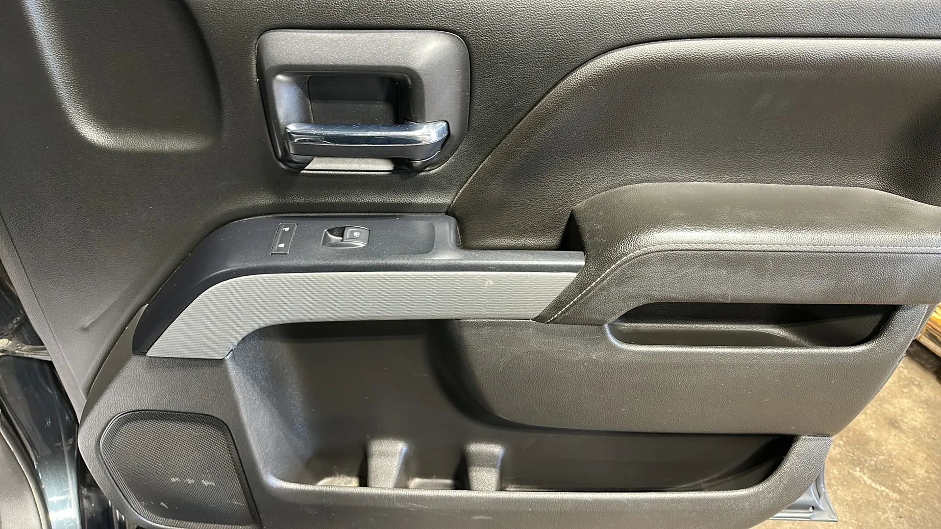 Used 2018 Chevrolet Silverado 1500 LT w/ All Star Edition AWD/4WD image 23