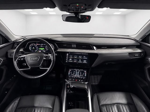 Used 2021 Audi e-tron Premium AWD/4WD image 23
