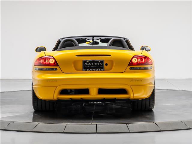 Used 2005 Dodge Viper SRT-10 image 4