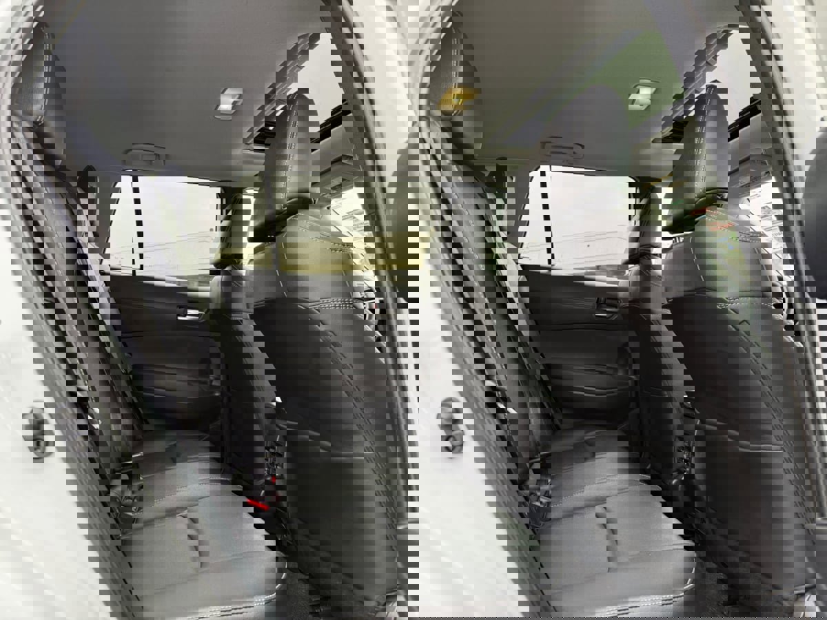 Used 2024 Toyota Corolla Cross XLE image 18