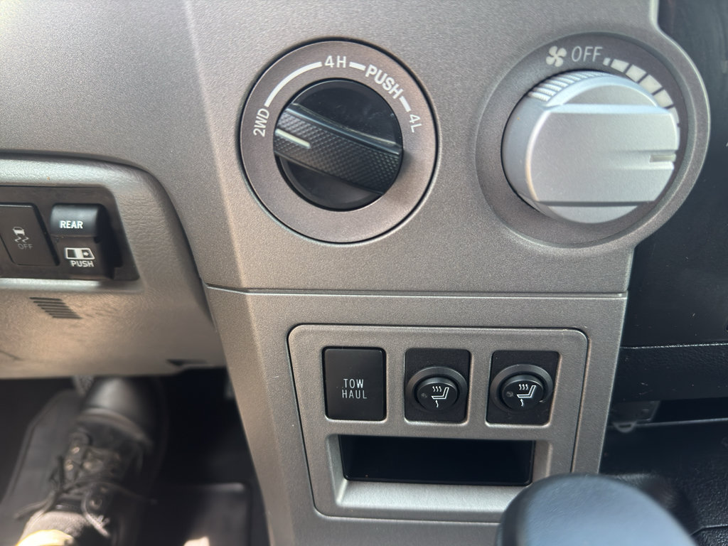 Used 2013 Toyota Tundra 4x4 Double Cab w/ SR5 Pkg image 18
