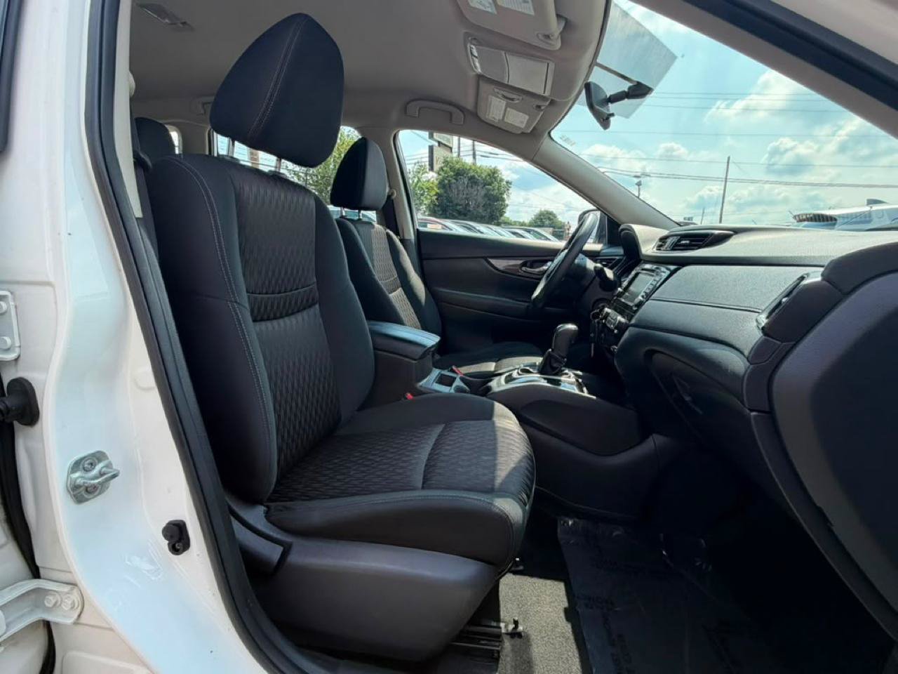 Used 2018 Nissan Rogue S FWD image 18