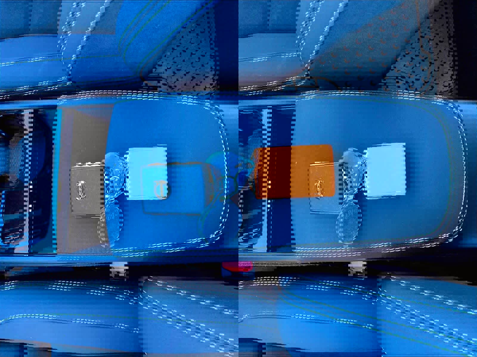 Used 2023 Volvo XC40 Recharge Ultimate image 14