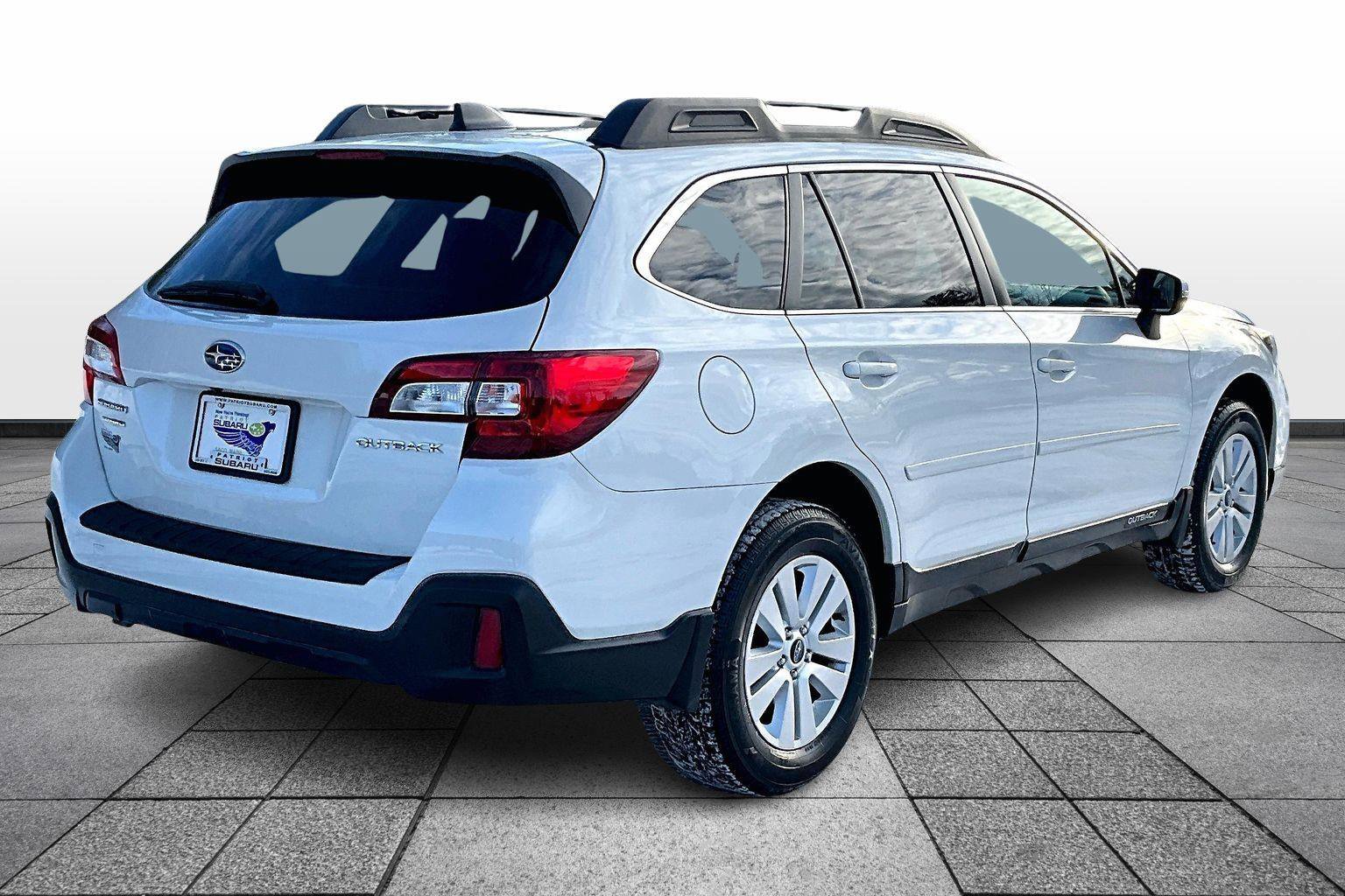 Used 2019 Subaru Outback 2.5i Premium image 12