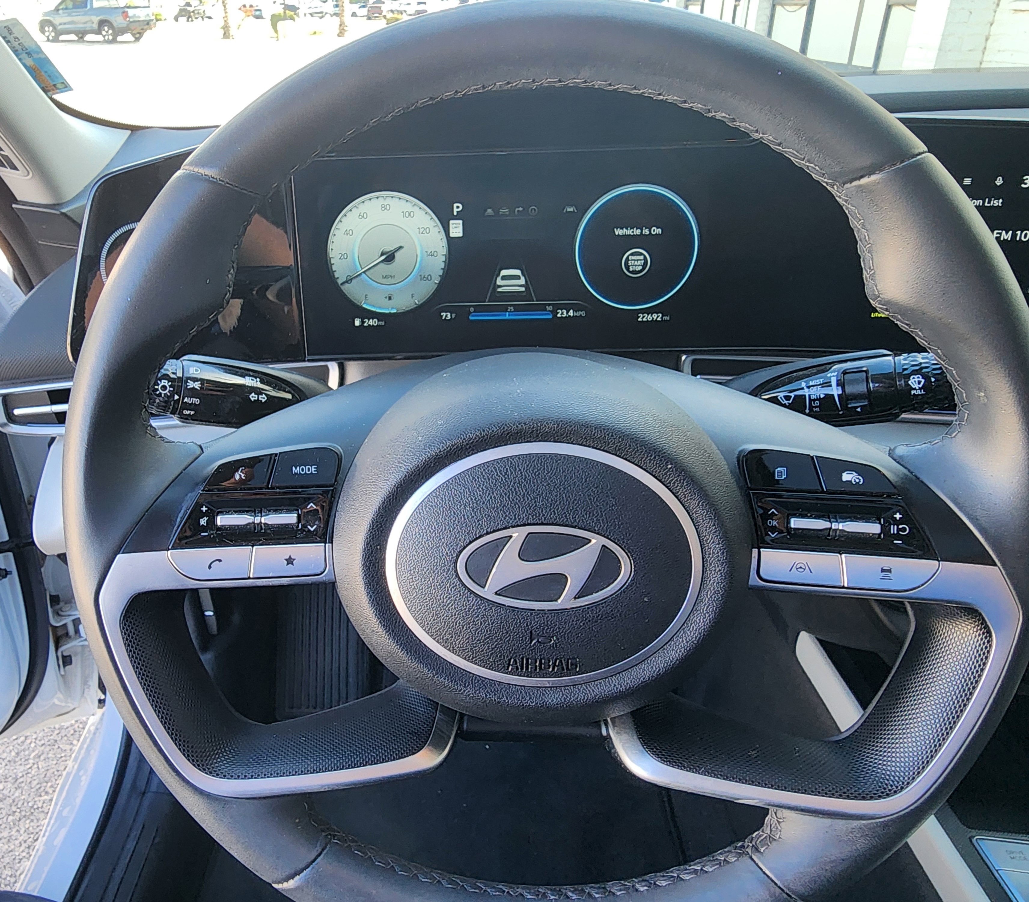 Used 2024 Hyundai Elantra Limited FWD image 9