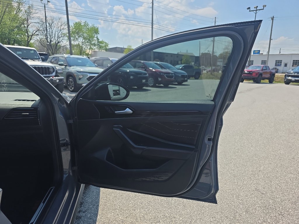 Used 2023 Volkswagen Jetta GLI Autobahn FWD image 14