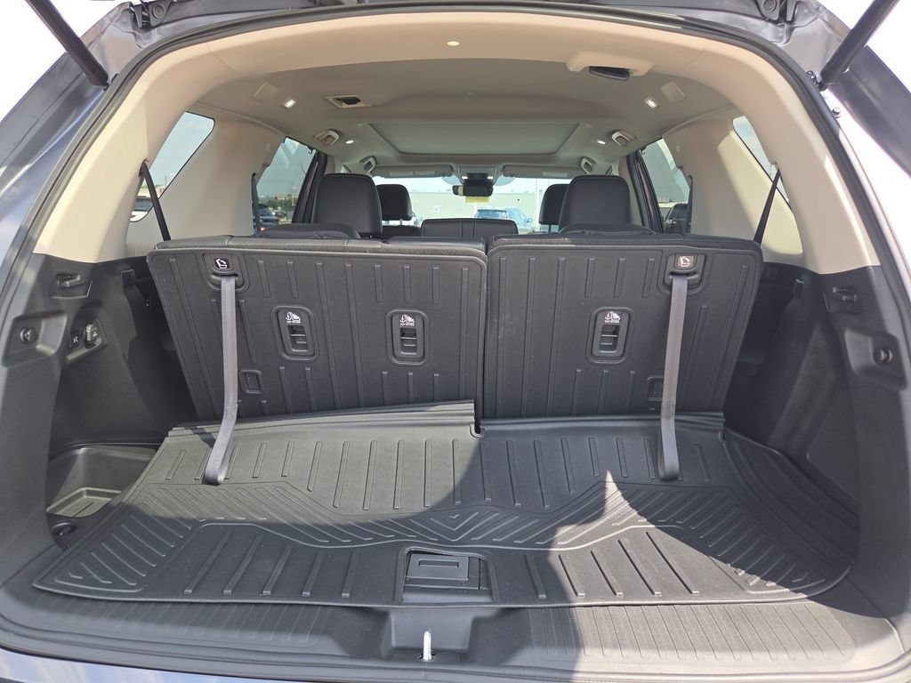 Used 2025 Honda Pilot Elite image 32