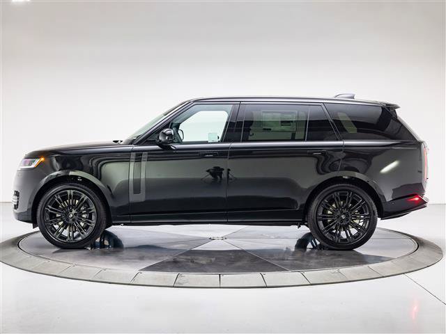 New 2027 Land Rover Range Rover Long Wheelbase SE AWD/4WD image 2